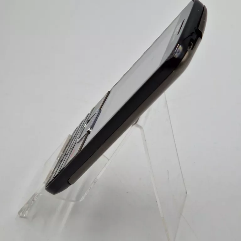 TELEFON MAXCOM MM320 BEZ SIM LOCKA