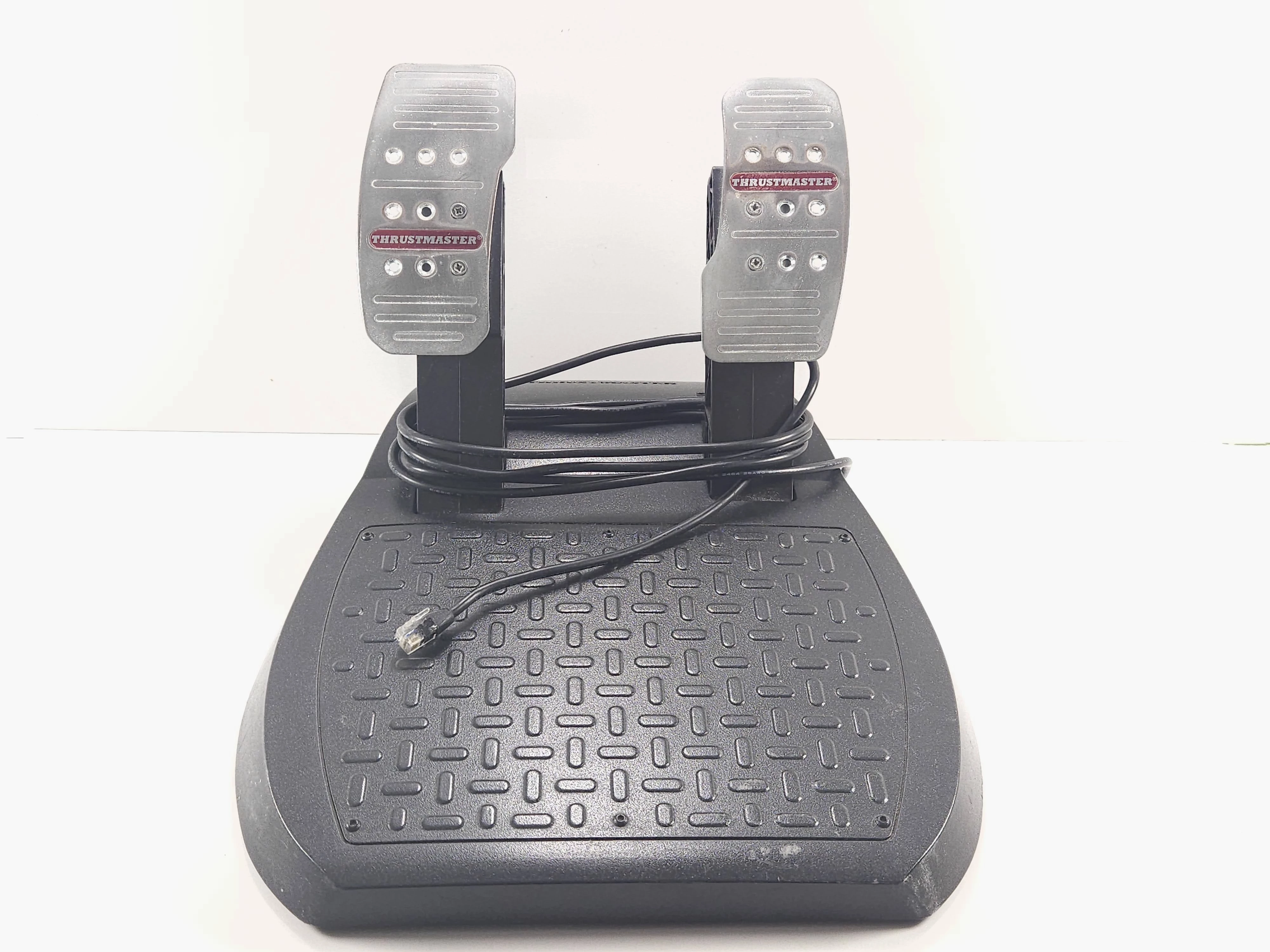 kierownica-thrustmaster-t150-force-feedback-stopnie-nozne-waga-produktu-z-opakowaniem-jednostkowym-5370