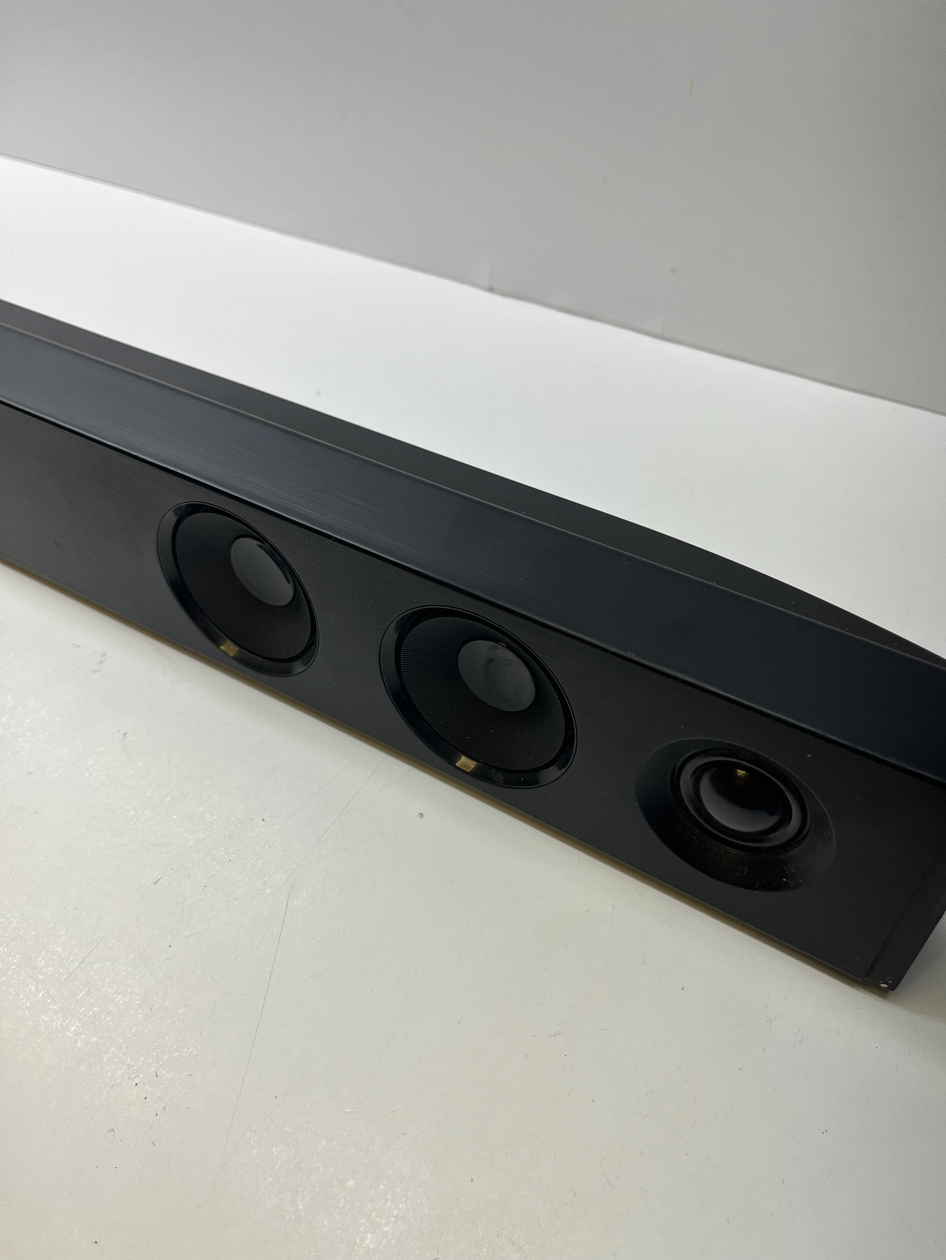 soundbar-lg-sj3-dgbrllz-subwoofer-pilot-system-dzwieku-208026-235142