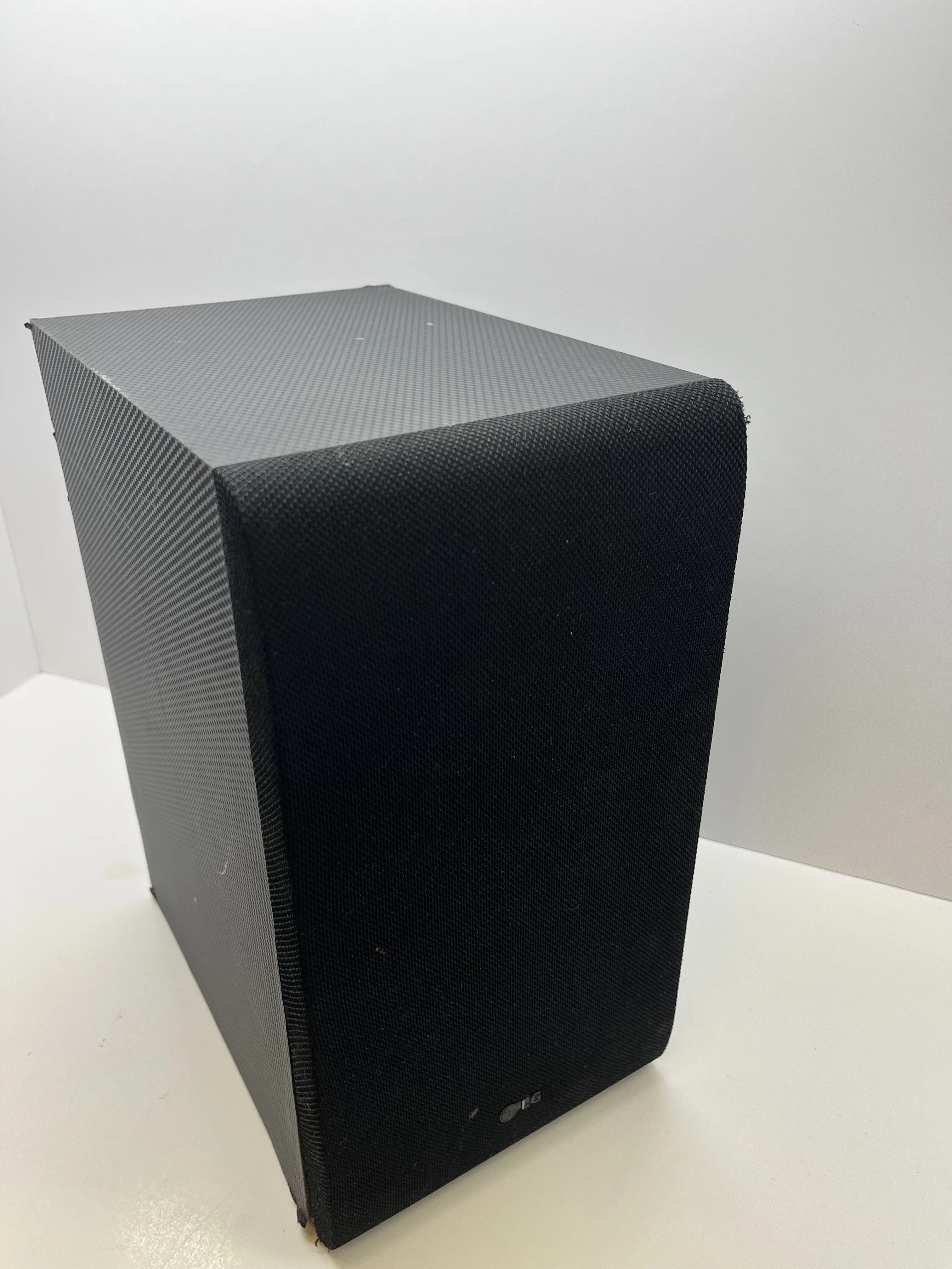 soundbar-lg-sj3-dgbrllz-subwoofer-pilot-sklad-zestawu-229669-4