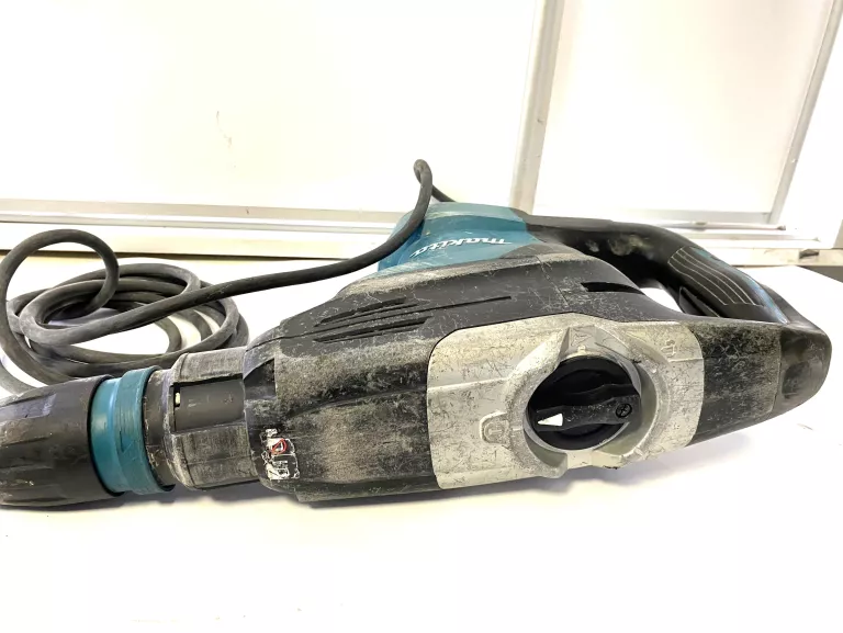 MAKITA MŁOT UDAROWO-OBROTOWY SDS-MAX HR4003C