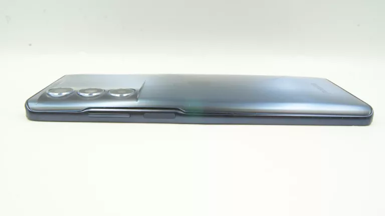 SMARTFON MOTOROLA MOTO G200 8/128GB KOMPLET SPUCHNIĘTA BATERIA