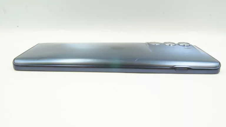 SMARTFON MOTOROLA MOTO G200 8/128GB KOMPLET SPUCHNIĘTA BATERIA
