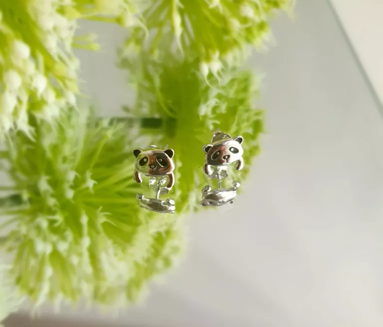 PIĘKNE SREBRNE KOLCZYKI PANDA 1,6 G 925