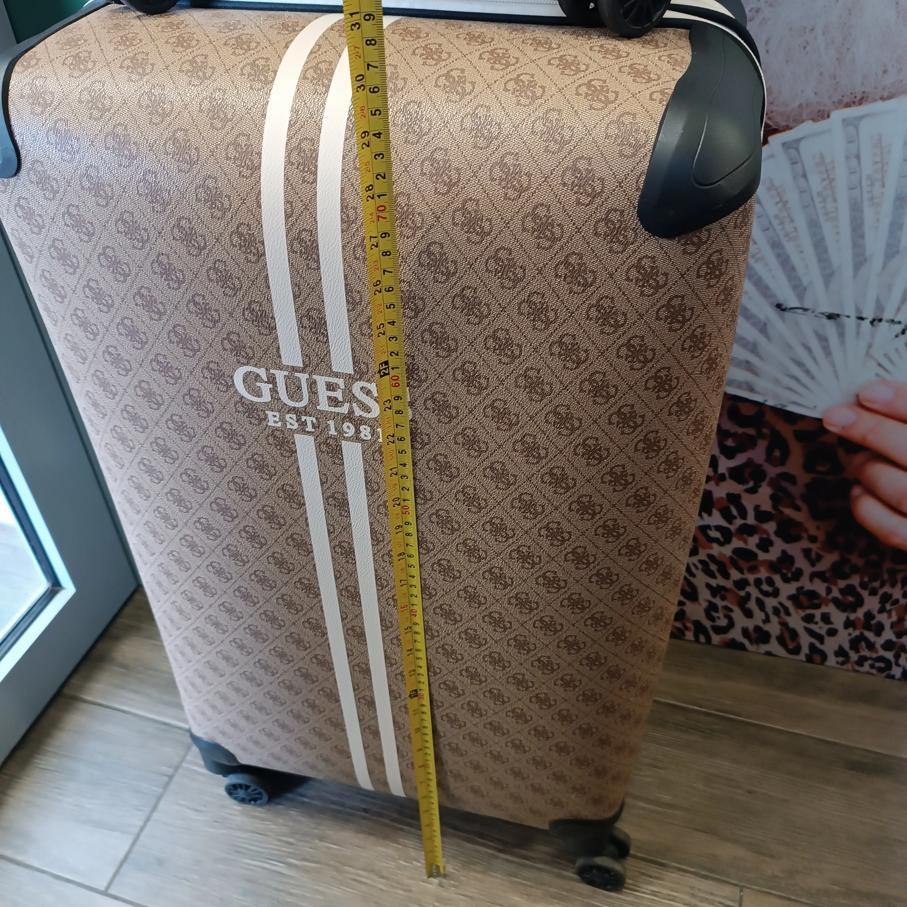 2-walizki-guess-pojemnosc-64