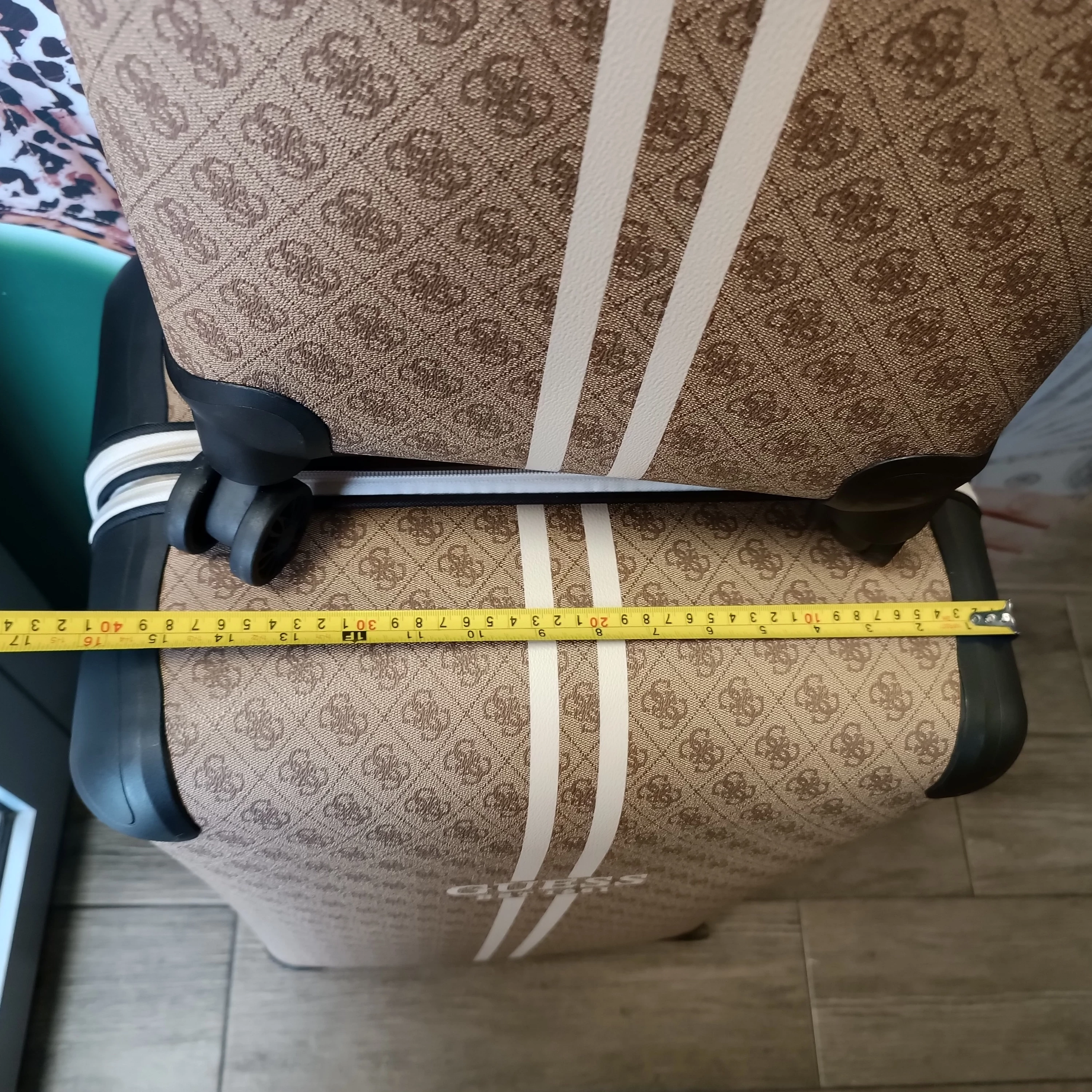 2-walizki-guess-rodzaj-203941-381737