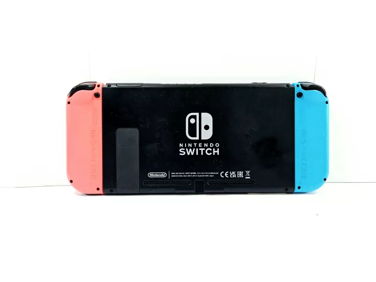 KONSOLA KONSOLA NINTENDO SWITCH HAC-001 + TRZY GRY