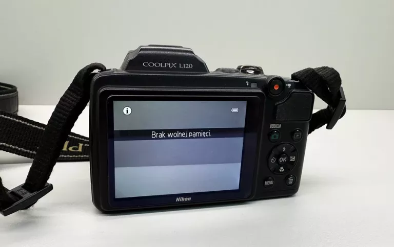APARAT NIKON COOLPIX L120