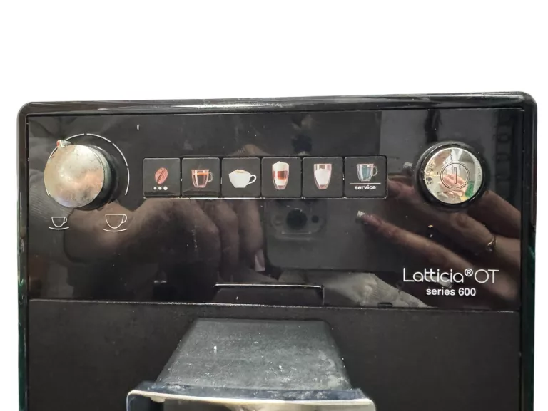 AUTOMATYCZNY EKSPRES CIŚNIENIOWY MELITTA LATTICIA OT 1450 W CZARNY