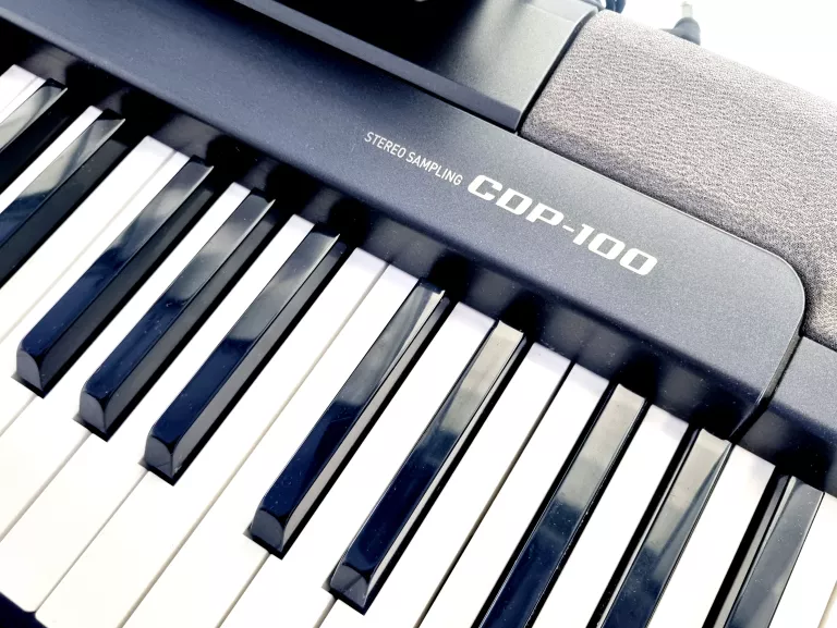 PIANINO CYFROWE CASIO CDP-100 (STATYW/PEDAŁ/ZAS/PULPIT)