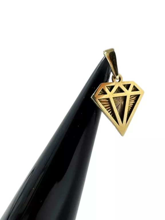 ZŁOTA ZAWIESZKA W KSZTAŁCIE DIAMENTU 0.37G/333