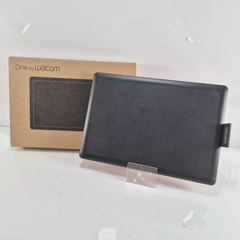 TABLET GRAFICZNY WACOM ONE MEDIUM