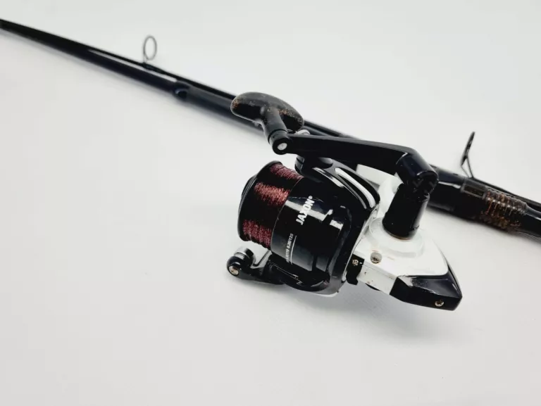 PROLOGIC C-SERIES COMPACT WĘDKA 2,4 M 2,25 LB KOŁOWROTEK JAXON