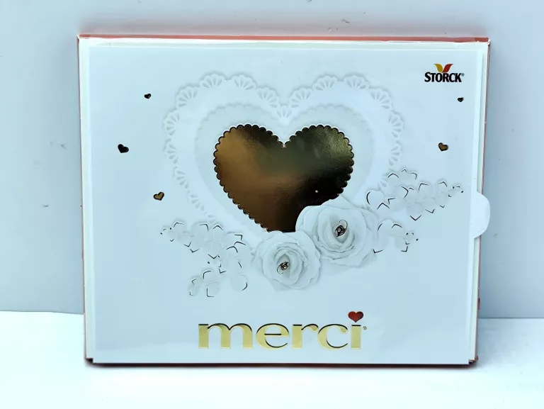 CZEKOLADKI MERCI FINEST SELECTION 250 G MOTYW SERCE BIAŁE RÓŻE