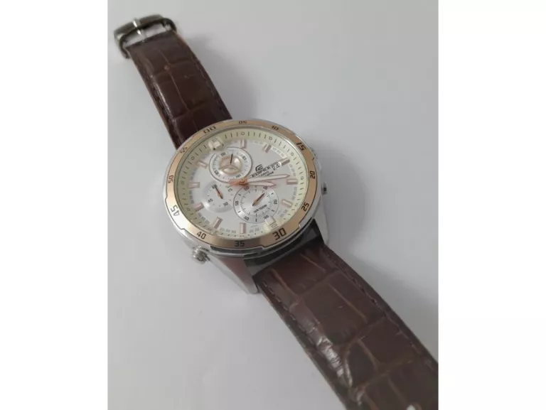ZEGAREK CASIO EFR-547