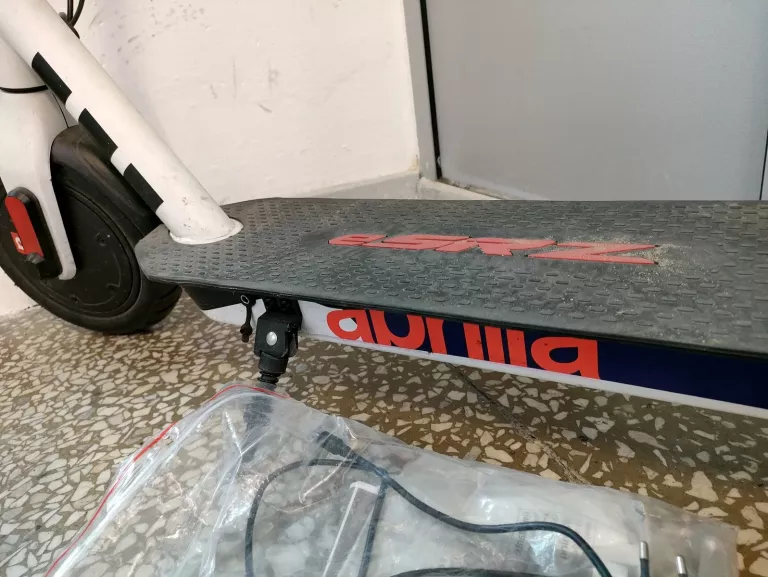 HULAJNOGA ELEKTRYCZNA APRILIA E-SRZ !! OKAZJA !!