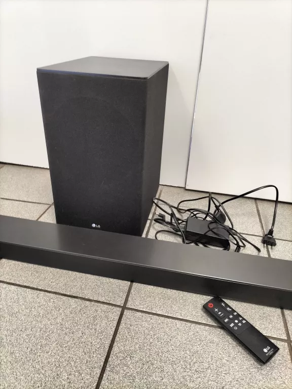 SOUNDBAR LG SK8 - 2.1 - WI-FI - BLUETOOTH