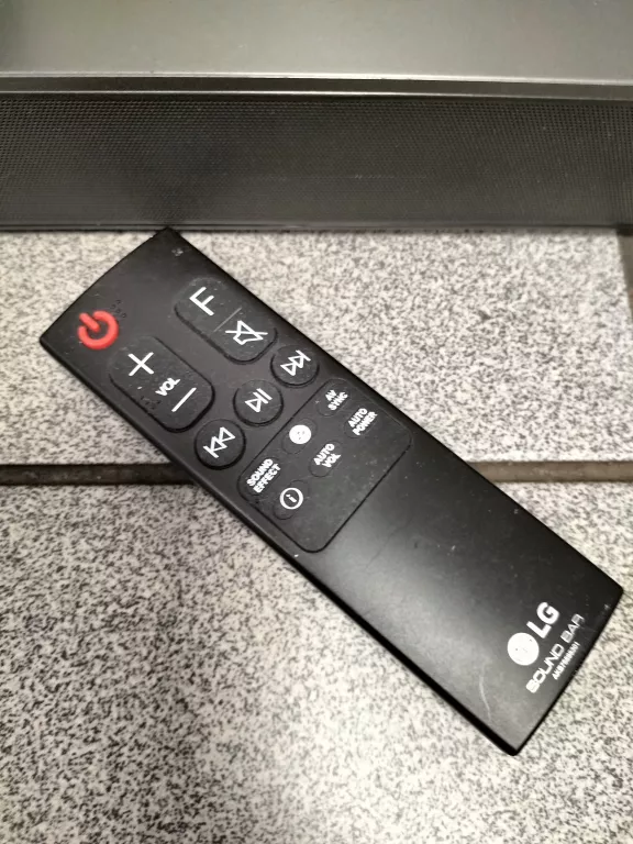 SOUNDBAR LG SK8 - 2.1 - WI-FI - BLUETOOTH