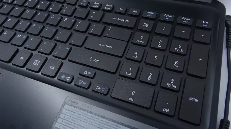 LAPTOP ACER E1 V5WE2 E1-572 I7-4500U 15,6" 8/180GB SSD