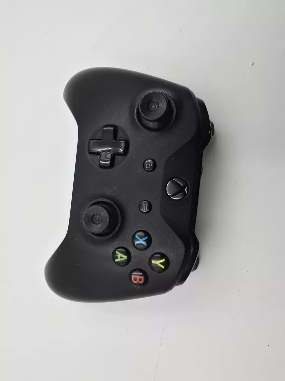 KONSOLA XBOX ONE S 500GB 1681 PAD GRA