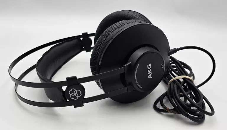 SŁUCHAWKI PRZEWODOWE AKG K52