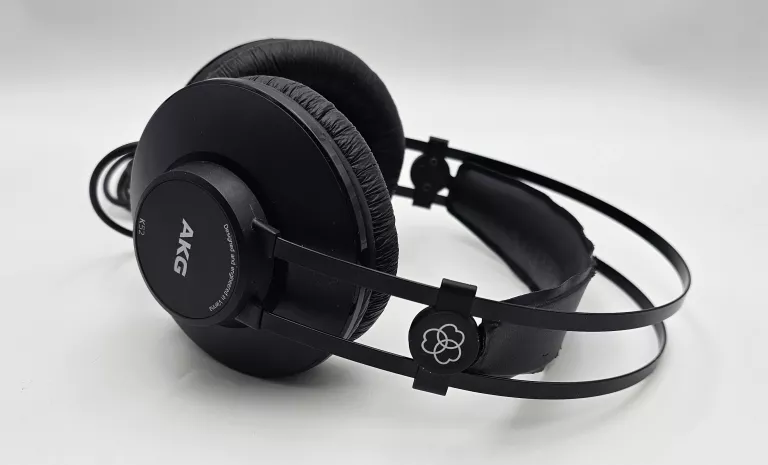 SŁUCHAWKI PRZEWODOWE AKG K52