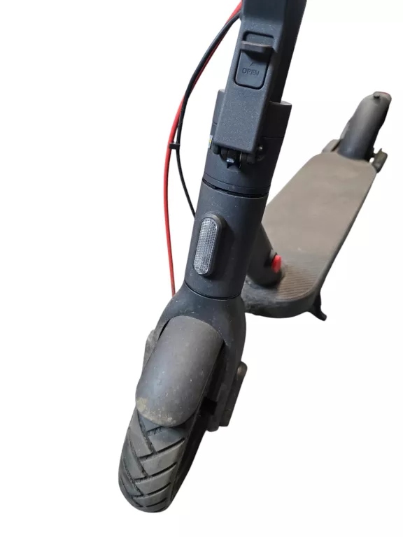 HULAJNOGA ELEKTRYCZNA XIAOMI ELECTRIC SCOOTER 4 PRO 700W, 45KM, 20KM/H
