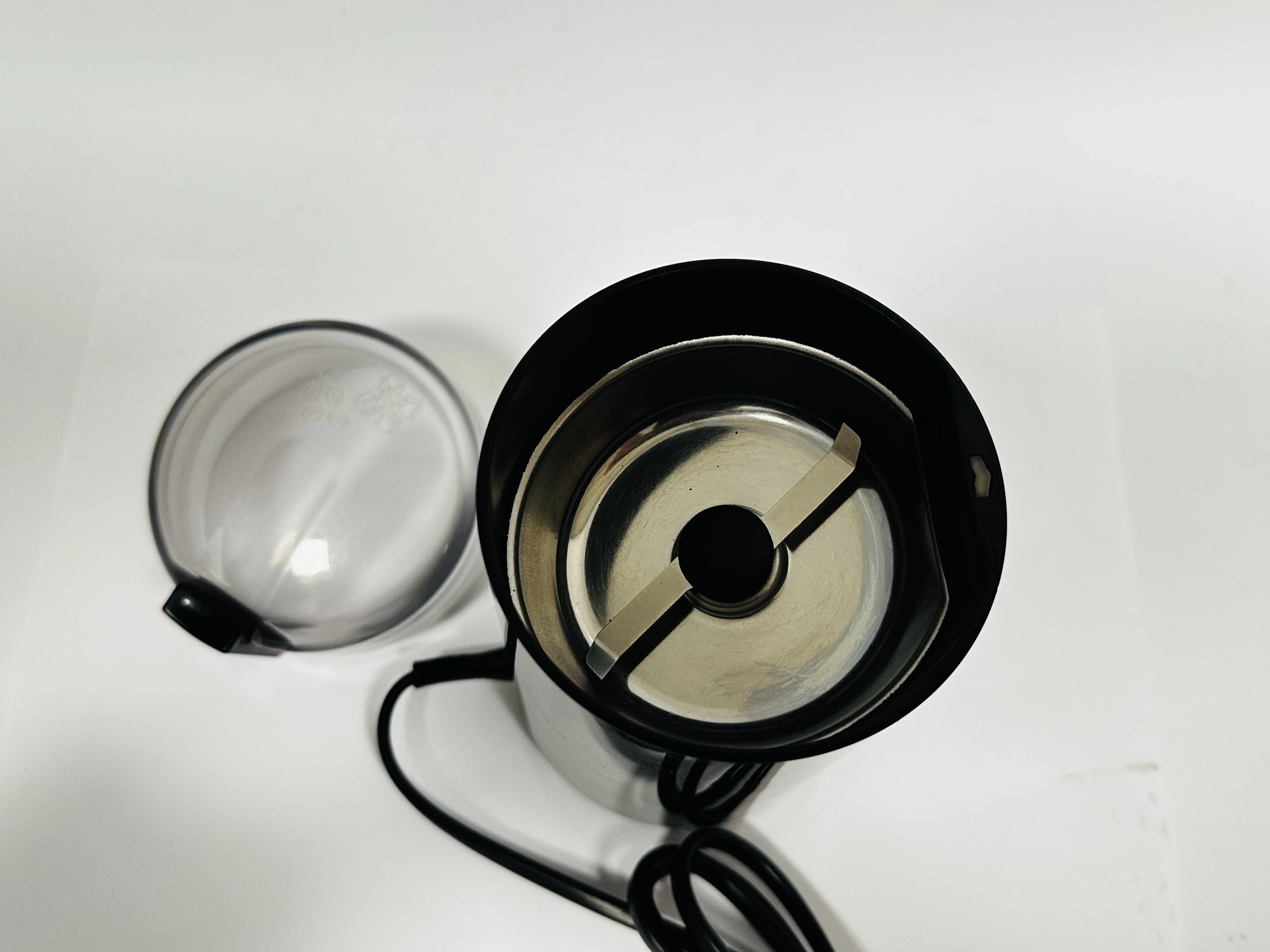 elektryczny-mlynek-do-kawy-bosch-km13-kolor-dominujacy-129357-3