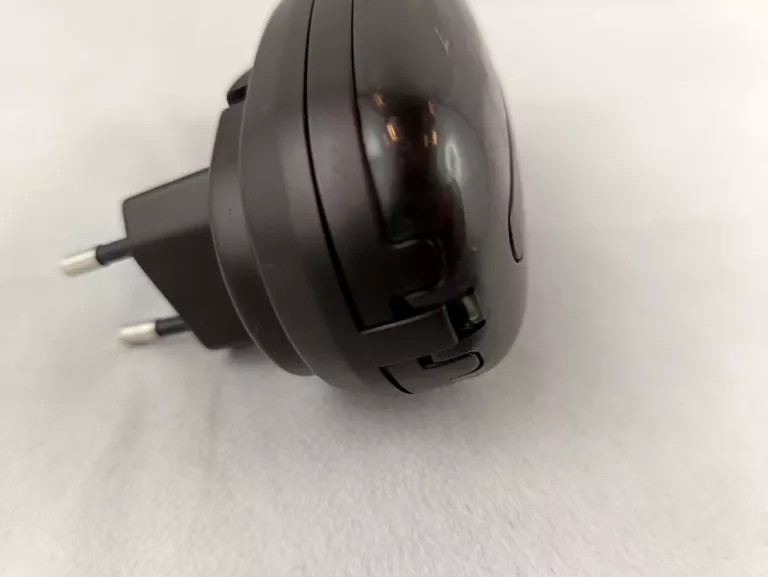 ŁADOWARKA DO BATERII AKUMULATORÓW DURACELL CEF-20