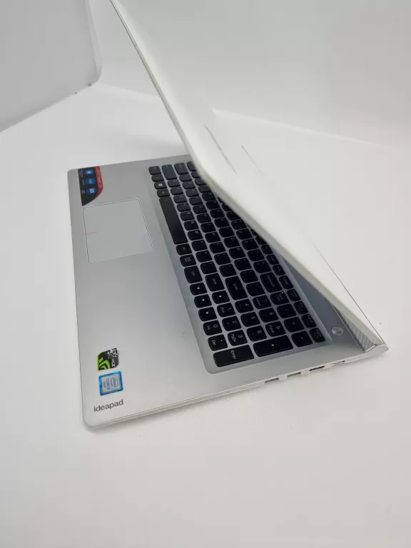 LAPTOP LENOVO IDEAPAD 700-15ISK 15,6 " INTEL CORE I5 8 GB / 512