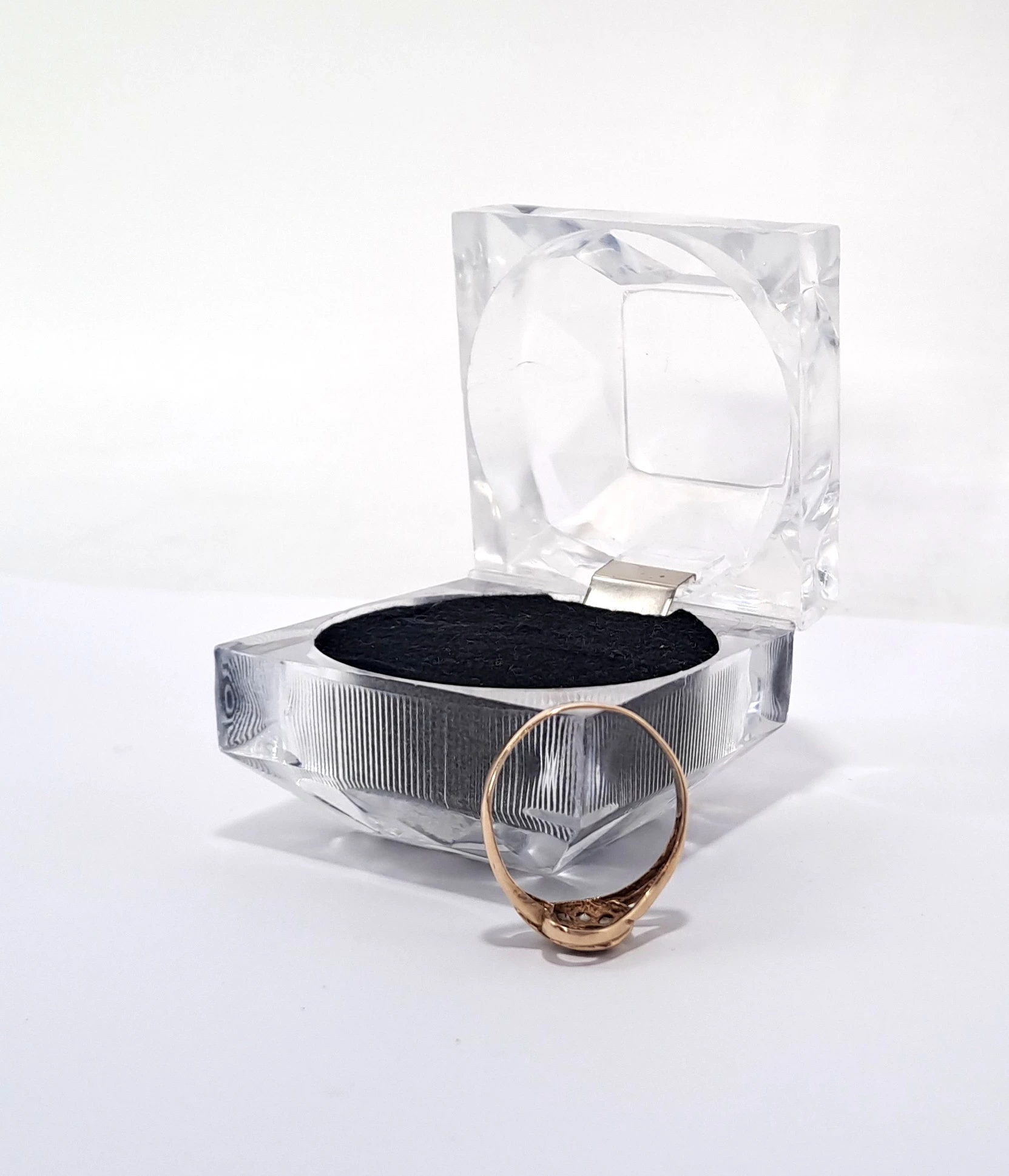 wyrob-jubilerski-uzywany-zloty-pierscionek-585202g-ean-gtin-5903772041538