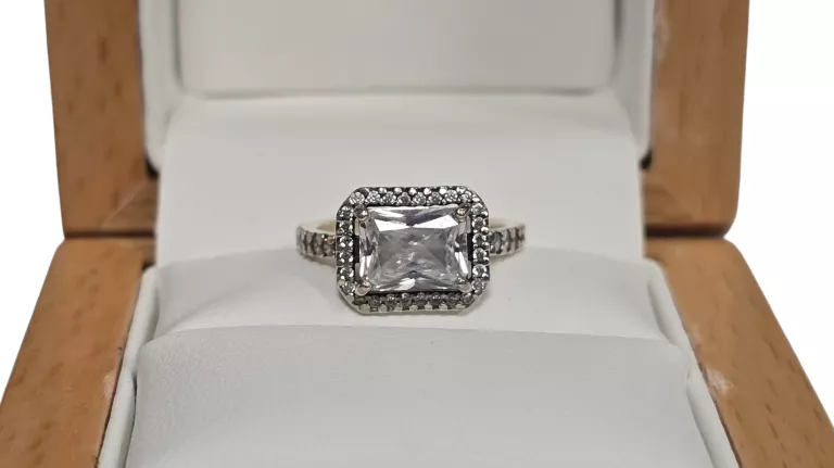 srebrny-pierscionek-pandora-300g-rozmiar-8-marka-248811-1985274