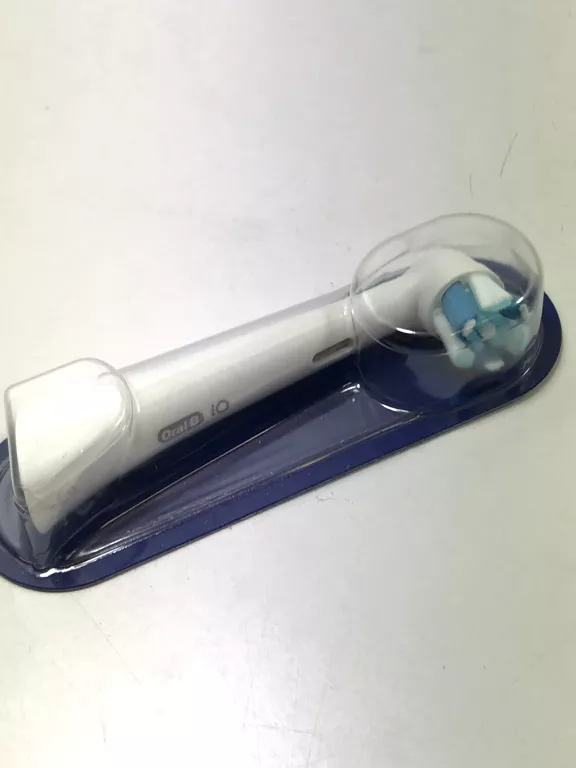 SZCZOTECZKA ORAL-B IO 8N BIAŁA 1 KONCÓWKA ŁADOWARKA