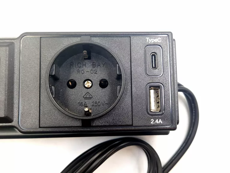 PRZETWORNICA MANTA MPI200C 12V/230V 200W/400W