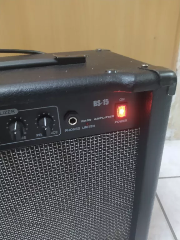 WZMACNIACZ GITAROWY G-AMP BS-15