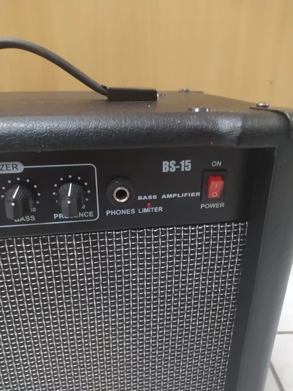 WZMACNIACZ GITAROWY G-AMP BS-15