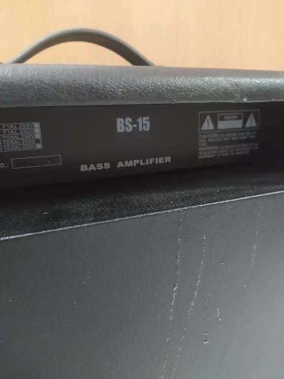 WZMACNIACZ GITAROWY G-AMP BS-15