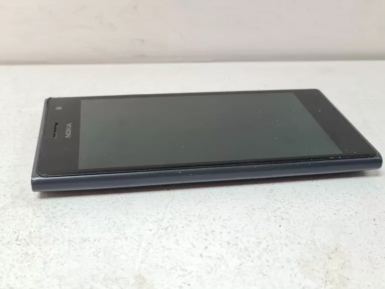 TELEFON NOKIA LUMIA 735 B/N