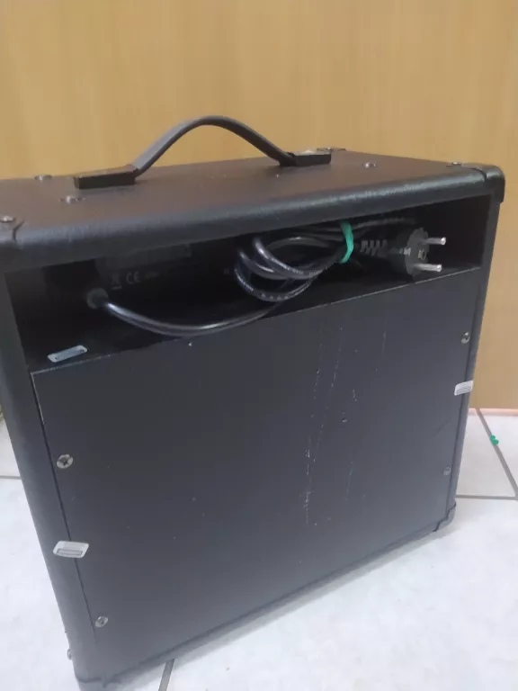 WZMACNIACZ GITAROWY G-AMP BS-15