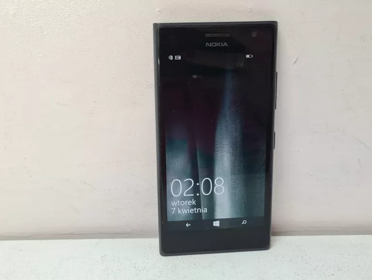 TELEFON NOKIA LUMIA 735 B/N