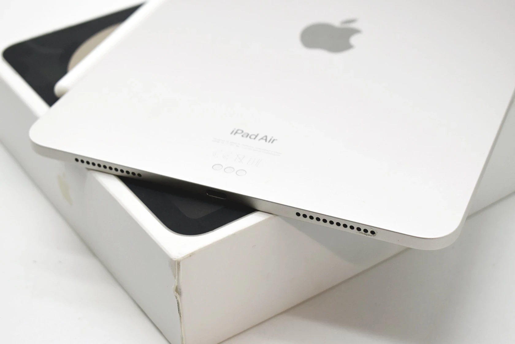 tablet-ipad-air-5-generacji-rysik-system-operacyjny-16332-4