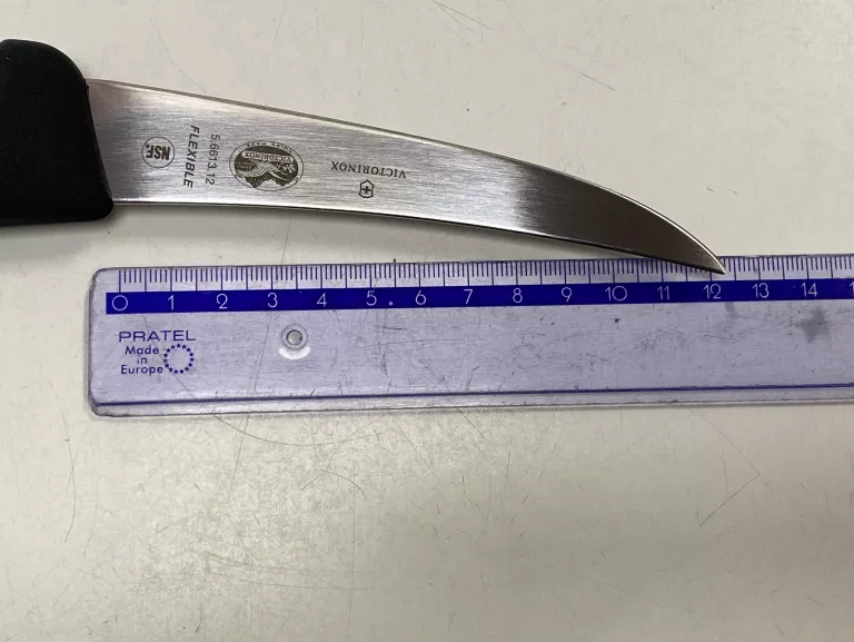 NÓŻ RZEŹNICZY VICTORINOX 5.6303.12 STAN BDB!