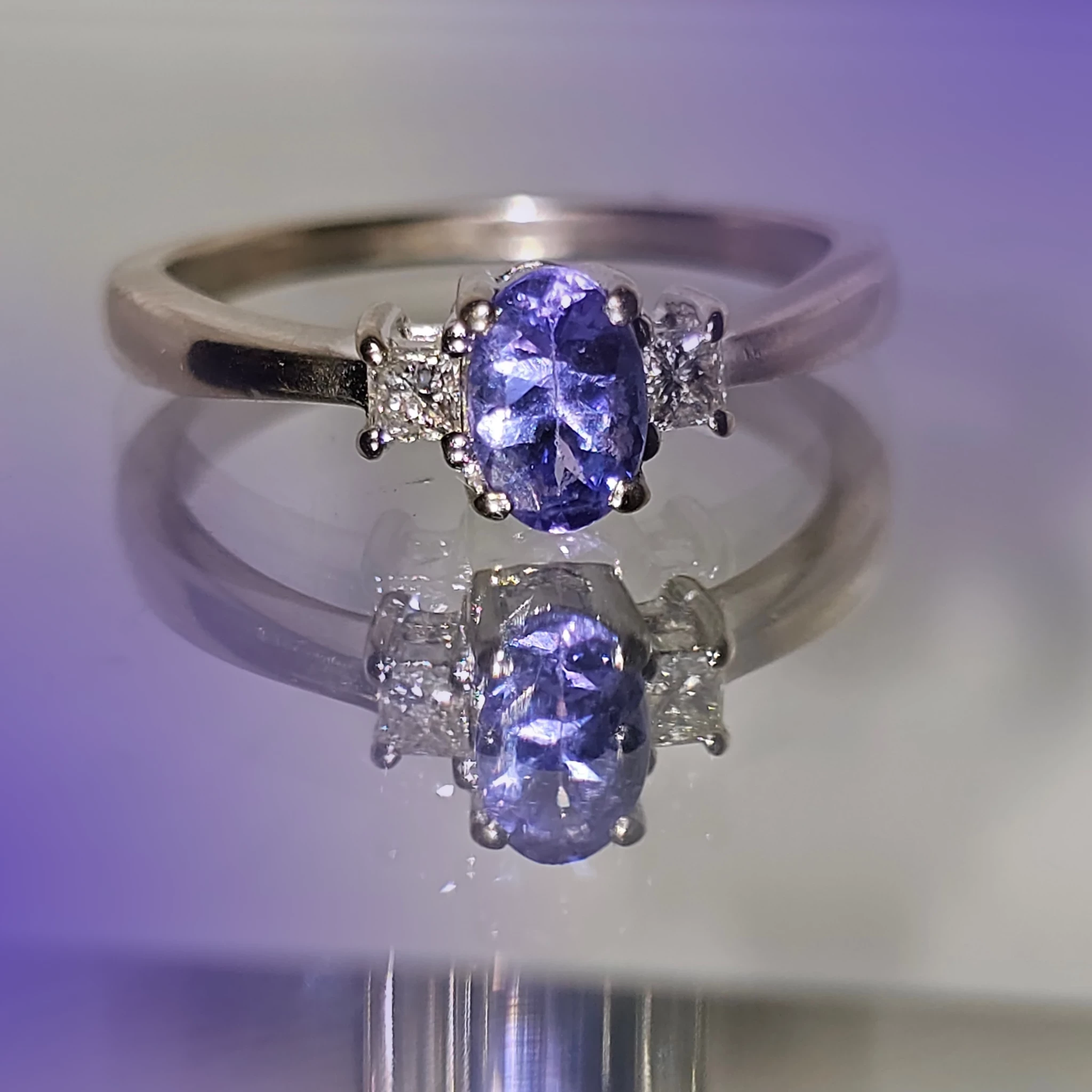 pierscionek-biale-zloto-z-tanzanitem-certyfikat-265g58513-dlugosza-45-nowy-sacz-sj