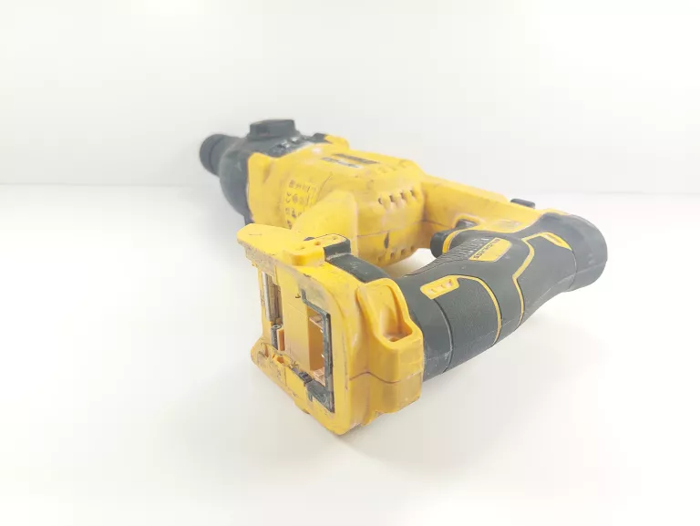 MŁOTOWIERTARKA DEWALT DCH133