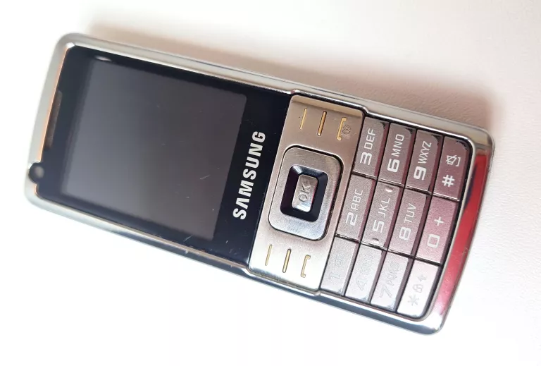 TELEFON SAMSUNG MODEL: SGH-L700
