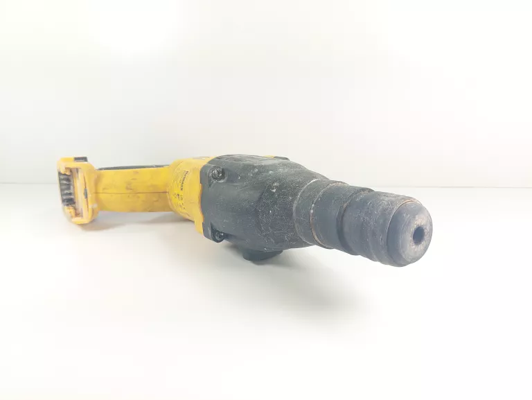 MŁOTOWIERTARKA DEWALT DCH133