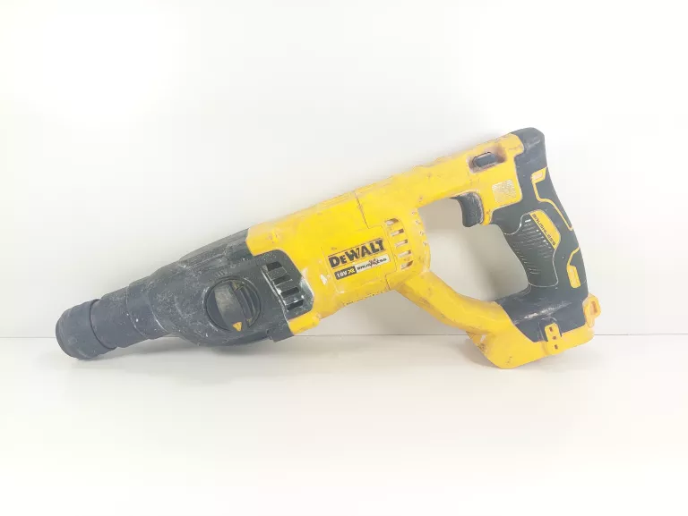 MŁOTOWIERTARKA DEWALT DCH133