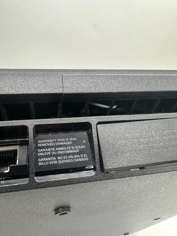 KONSOLA PS4 2116A USZKODZONA