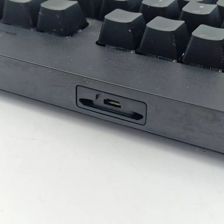 klawiatura-mechaniczna-logitech-g-pro-clicky-stan-11323-2