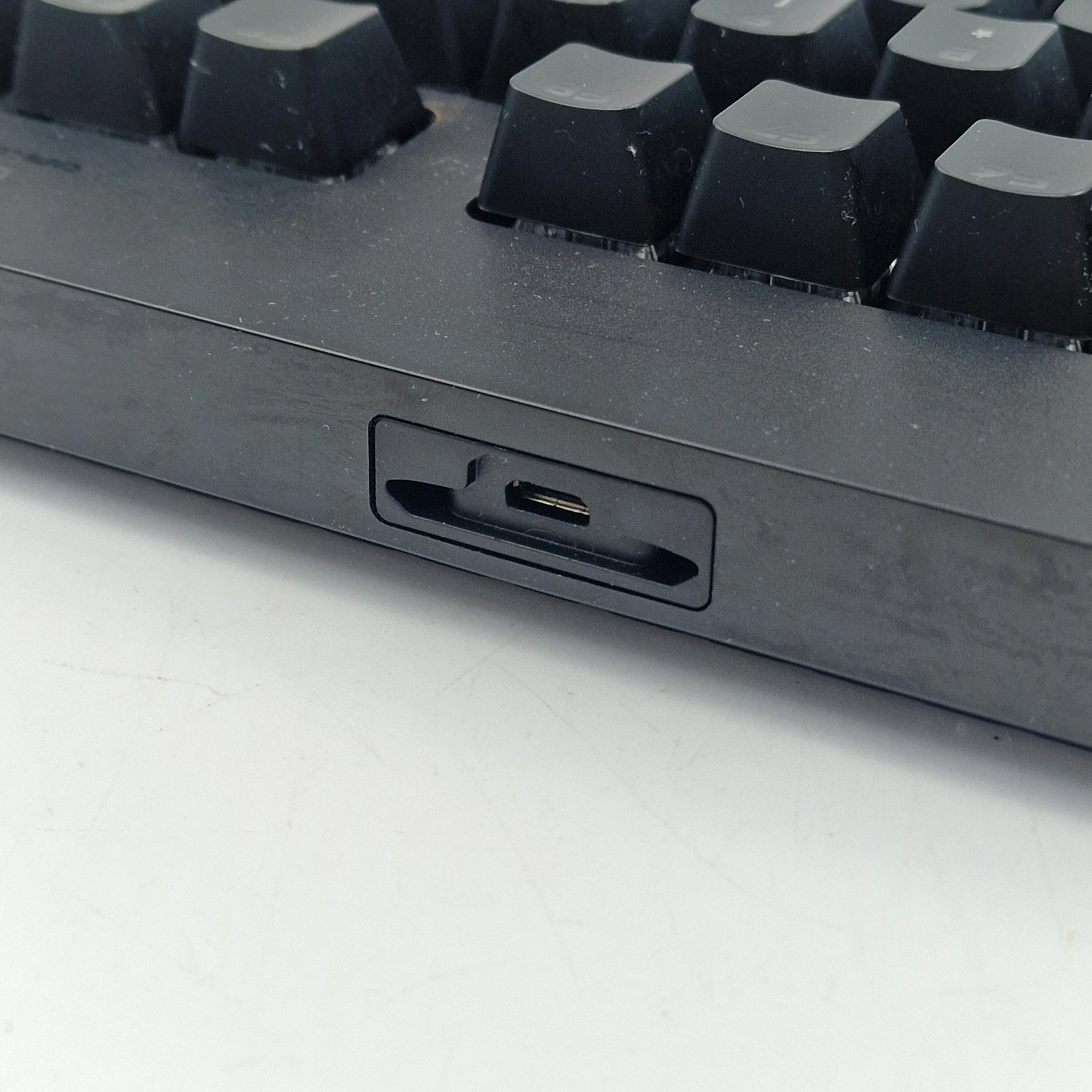 klawiatura-mechaniczna-logitech-g-pro-clicky-stan-11323-2